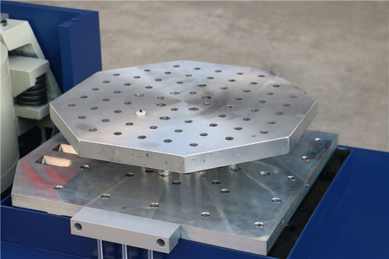 تجهیزات آزمایش جدول ارتعاش 2.0m / S ، دستگاه ارتعاش مکانیکی 2000kg.F